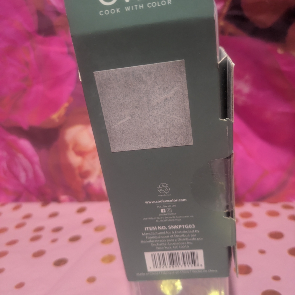 CWC Green Snack & Dip Container - Picture 7 of 13
